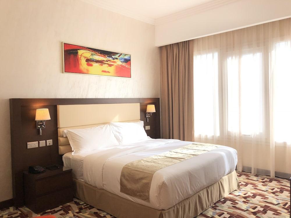 Al Murooj Grand Hotel Muskat Bagian luar foto