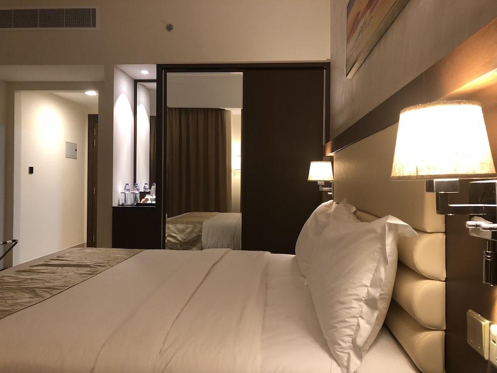 Al Murooj Grand Hotel Muskat Bagian luar foto