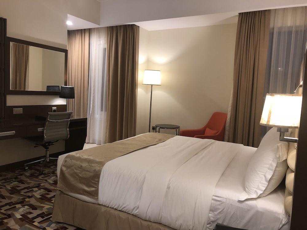 Al Murooj Grand Hotel Muskat Bagian luar foto