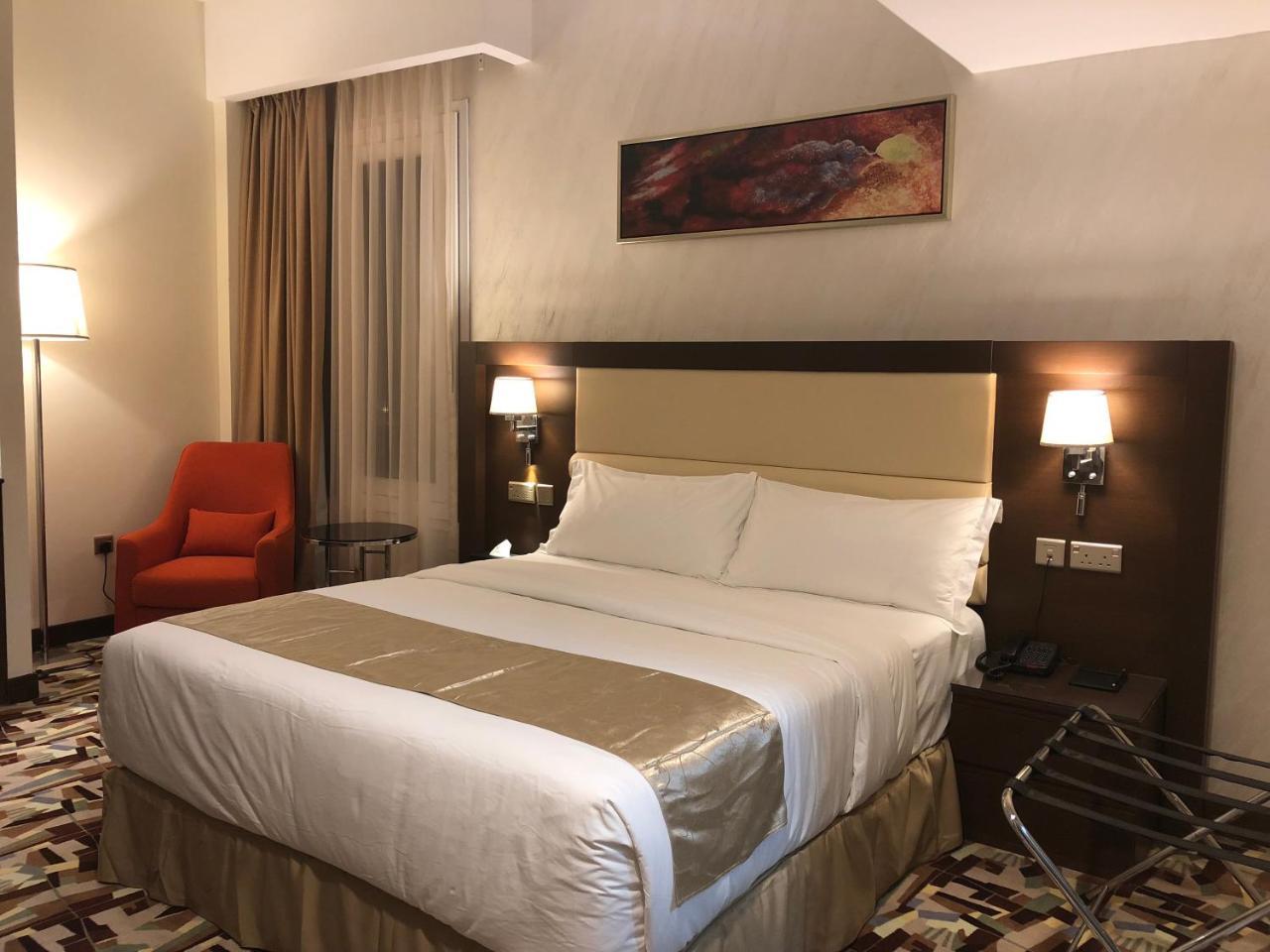 Al Murooj Grand Hotel Muskat Bagian luar foto