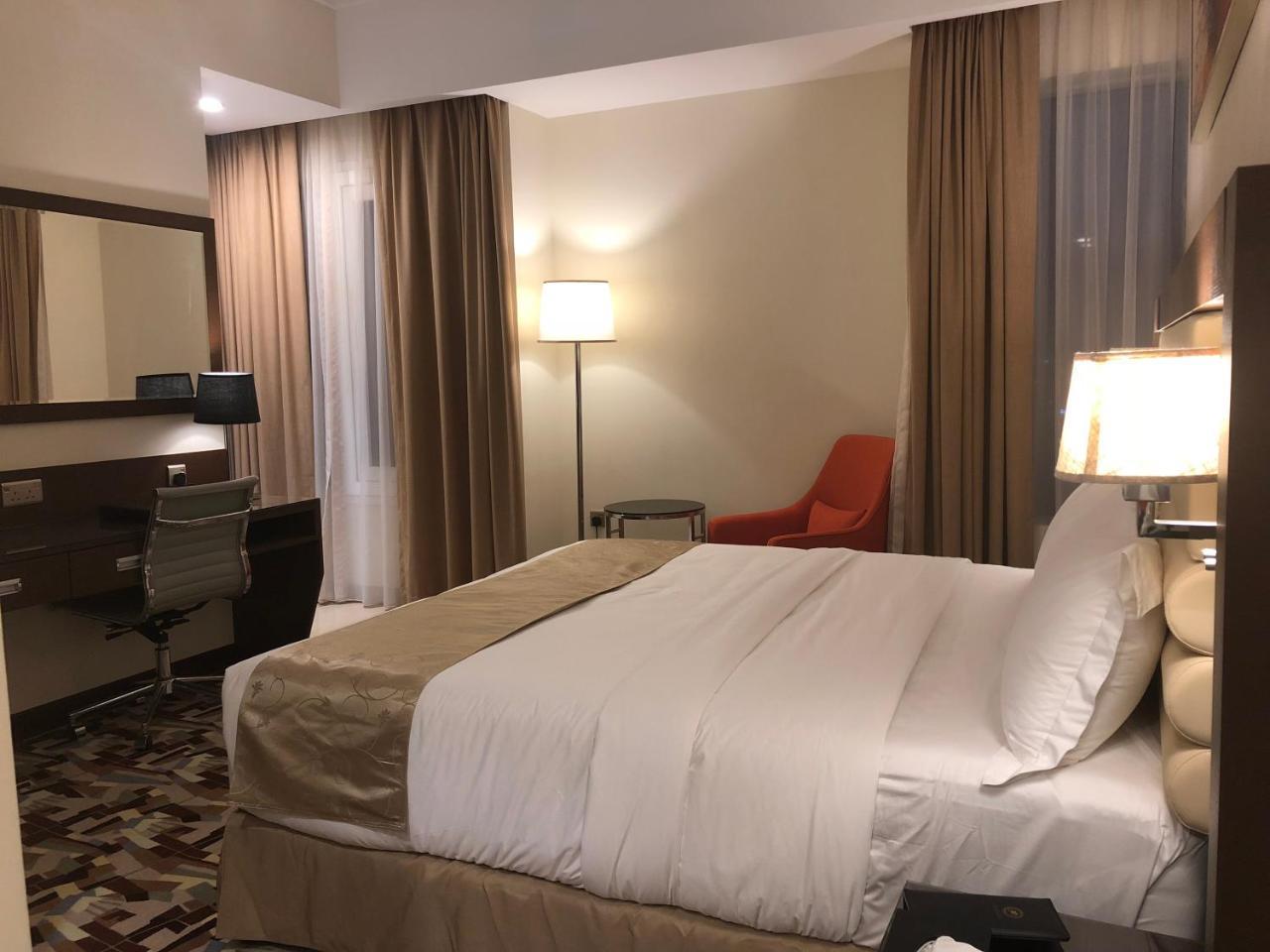 Al Murooj Grand Hotel Muskat Bagian luar foto
