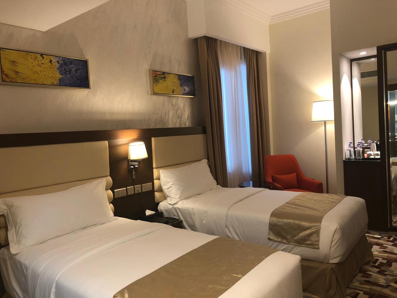 Al Murooj Grand Hotel Muskat Bagian luar foto