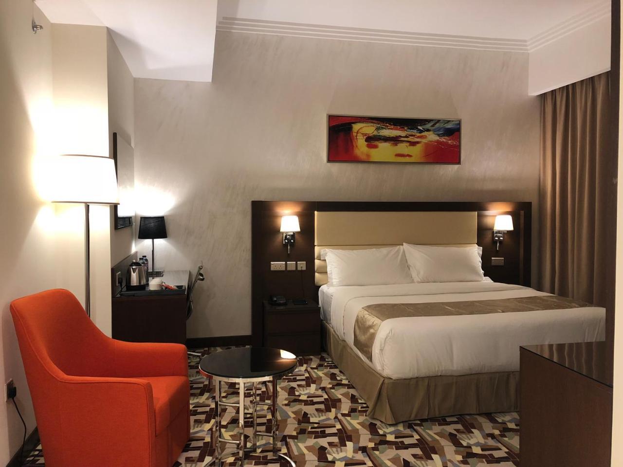 Al Murooj Grand Hotel Muskat Bagian luar foto