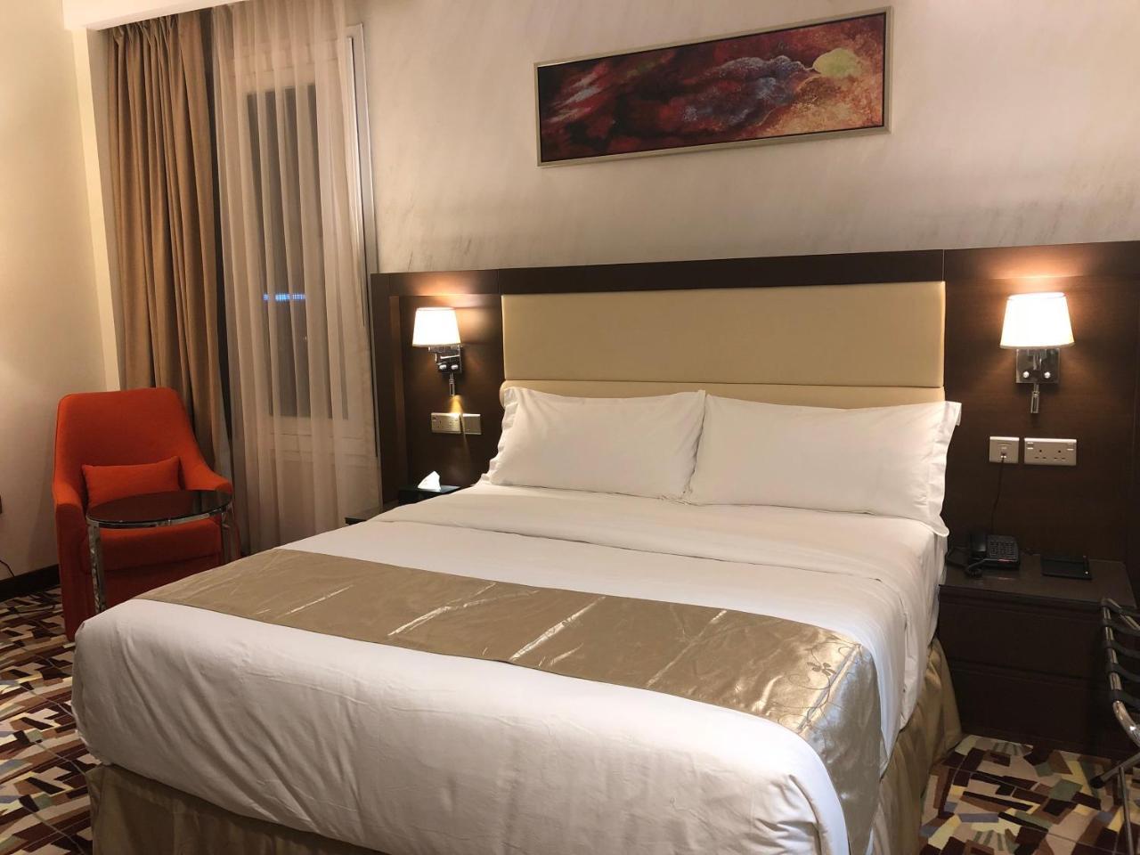 Al Murooj Grand Hotel Muskat Bagian luar foto